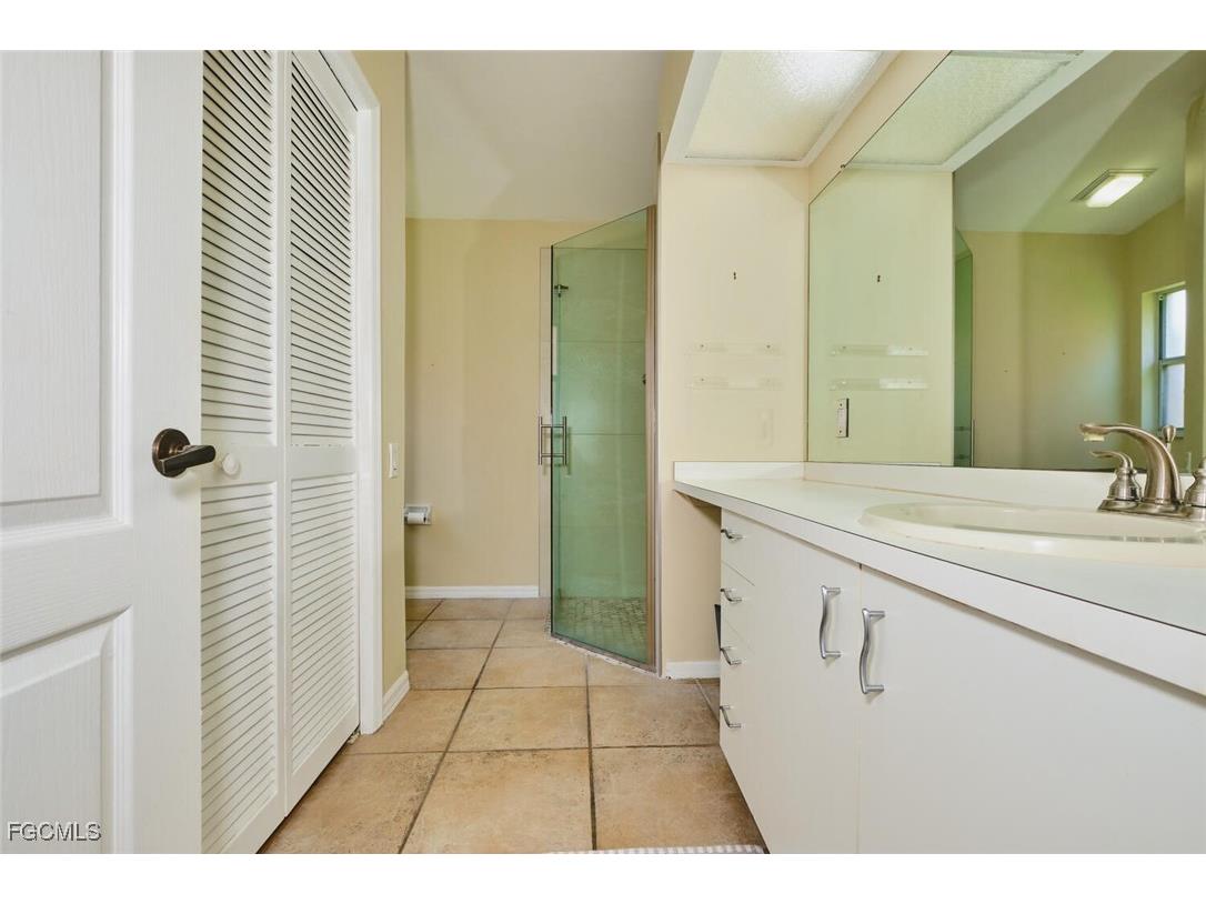 8192 Breton Circle Fort Myers FL 33912 2025010894 image21