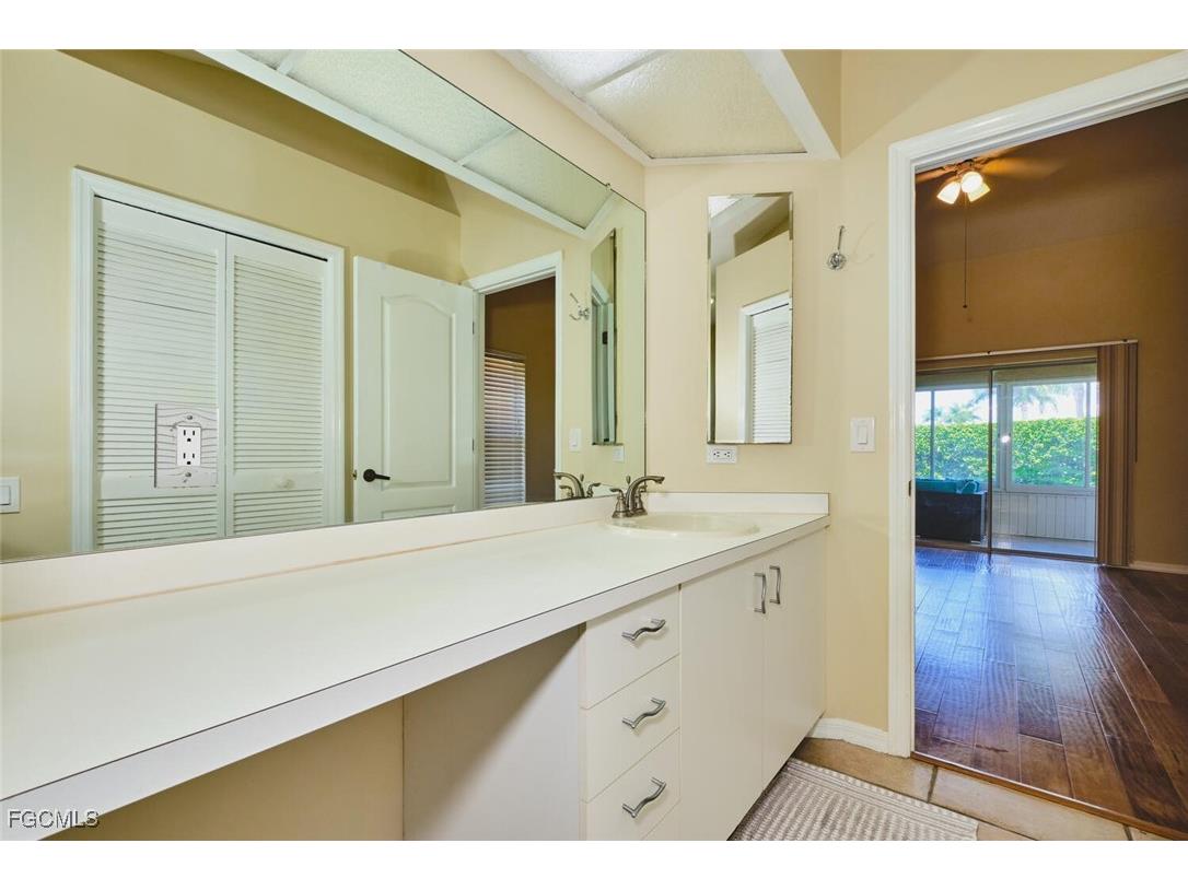 8192 Breton Circle Fort Myers FL 33912 2025010894 image23