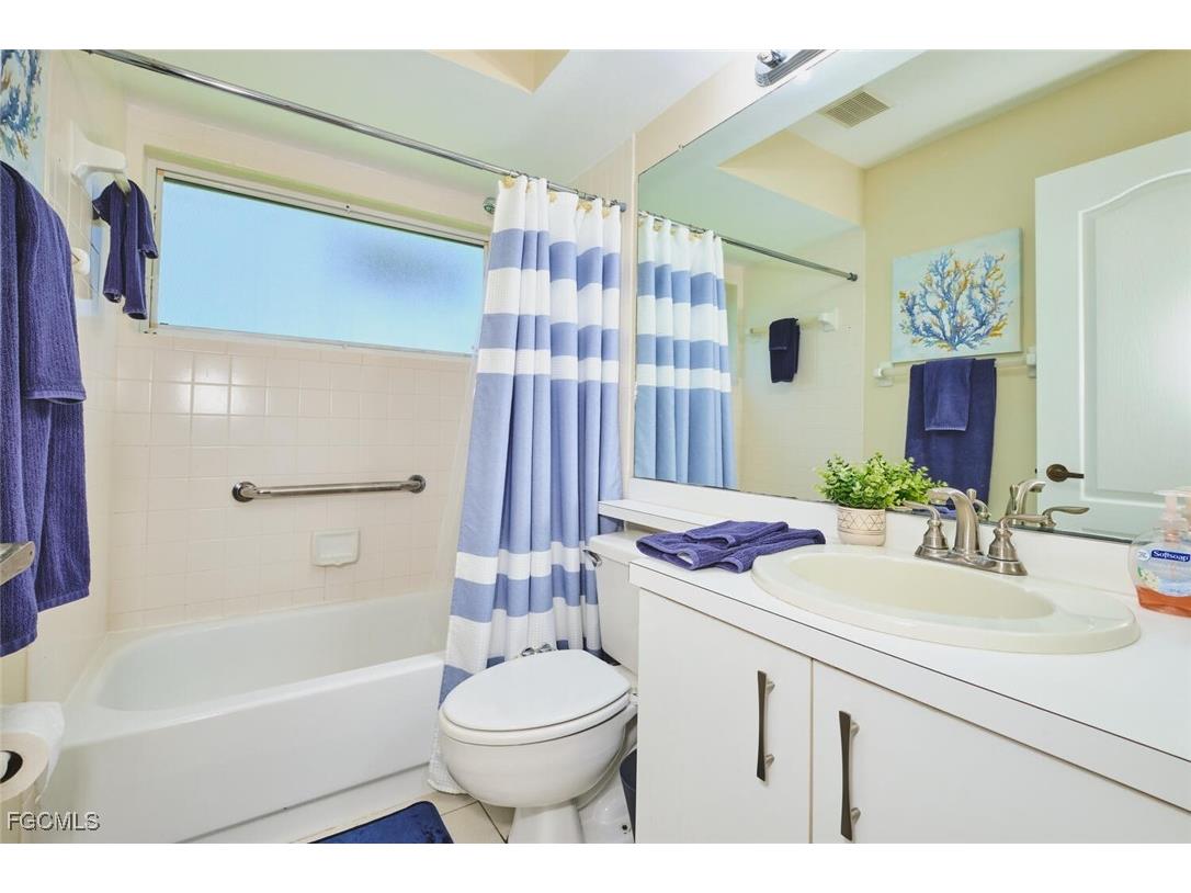 8192 Breton Circle Fort Myers FL 33912 2025010894 image31