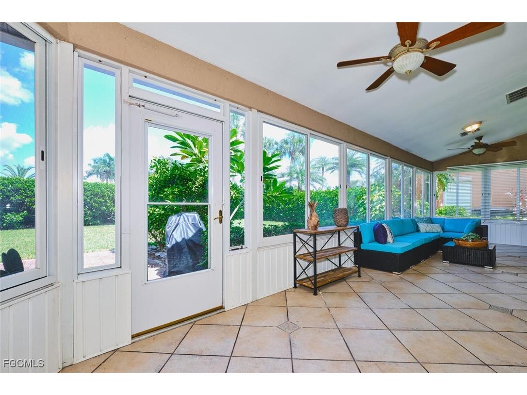 8192 Breton Circle Fort Myers FL 33912 2025010894 image35