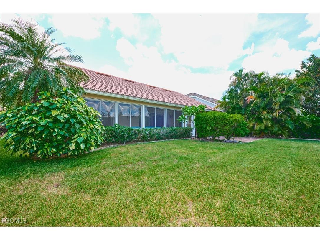 8192 Breton Circle Fort Myers FL 33912 2025010894 image38