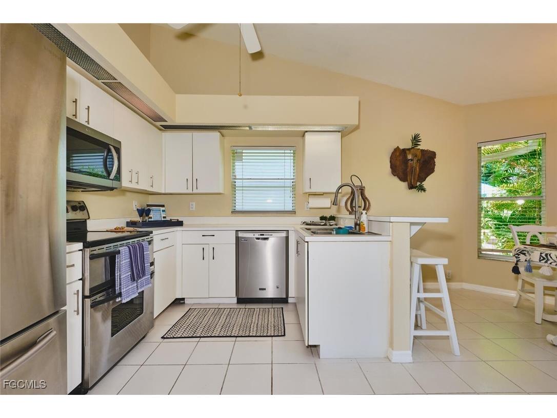 8192 Breton Circle Fort Myers FL 33912 2025010894 image4