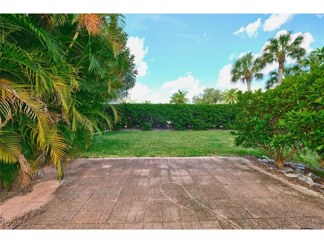 8192 Breton Circle Fort Myers FL 33912 2025010894 image41