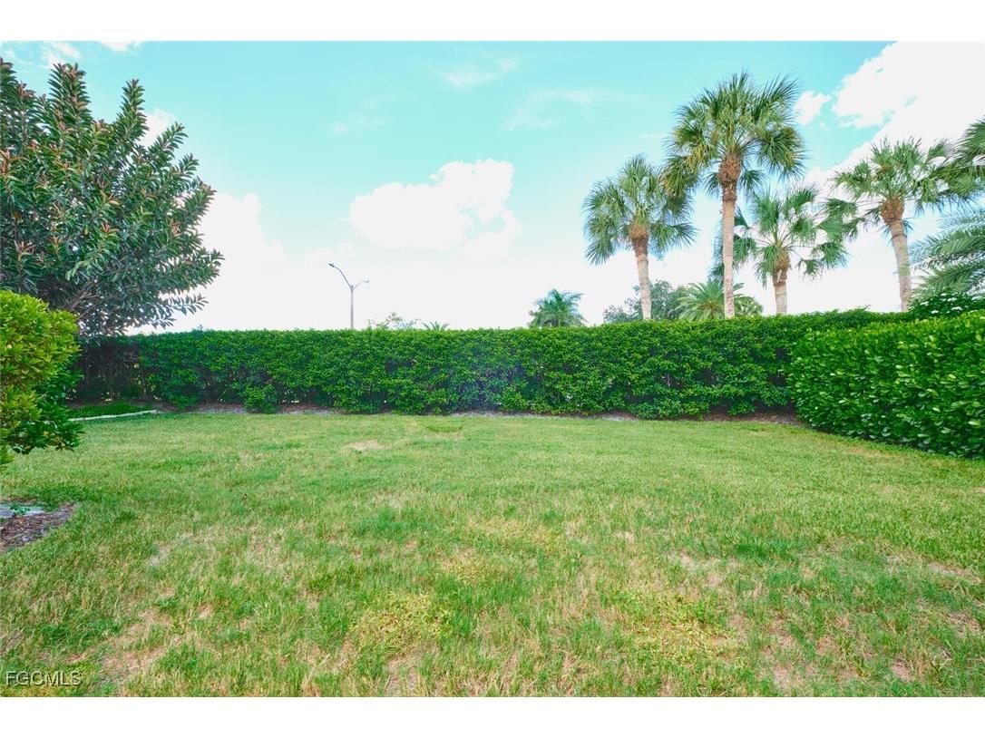8192 Breton Circle Fort Myers FL 33912 2025010894 image42