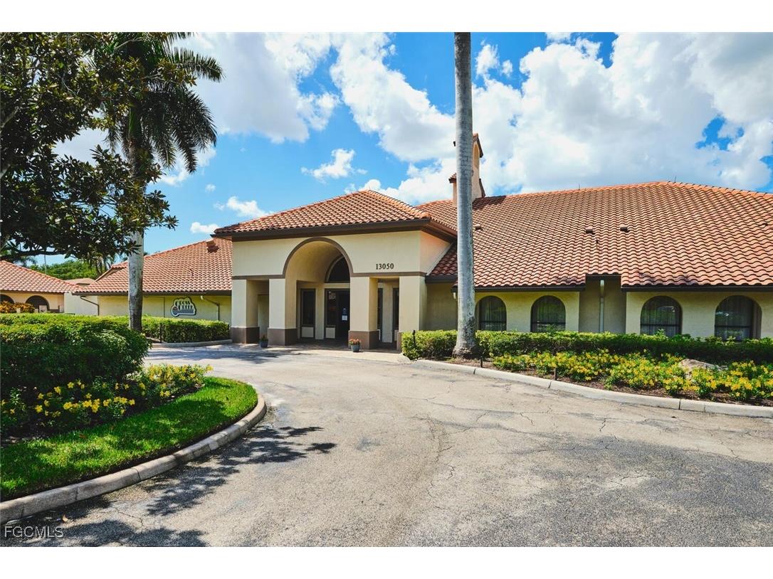 8192 Breton Circle Fort Myers FL 33912 2025010894 image43