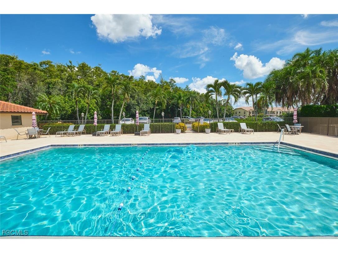 8192 Breton Circle Fort Myers FL 33912 2025010894 image45