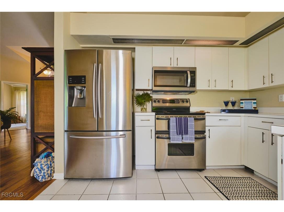 8192 Breton Circle Fort Myers FL 33912 2025010894 image9