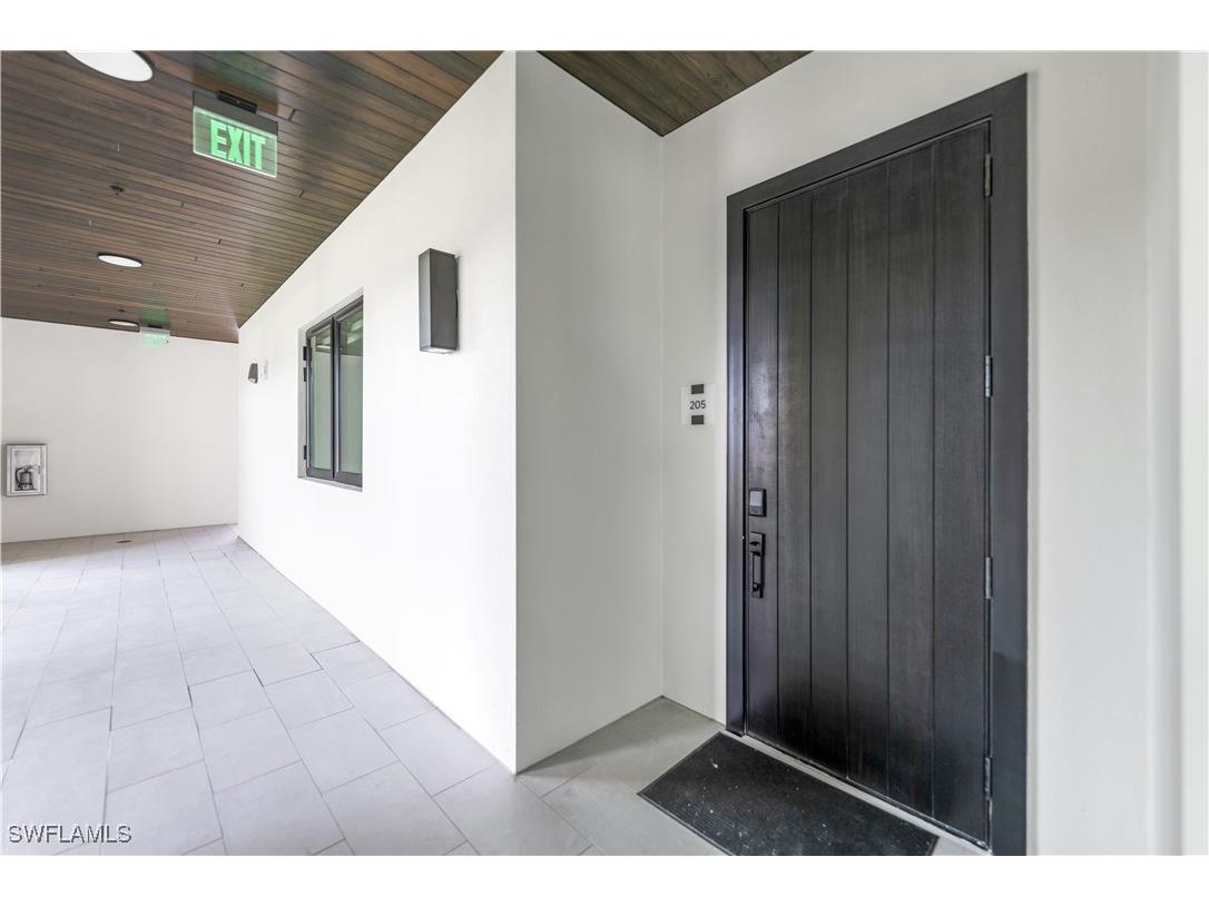 82 9th Street S #205 Naples FL 34102 224082223 image27