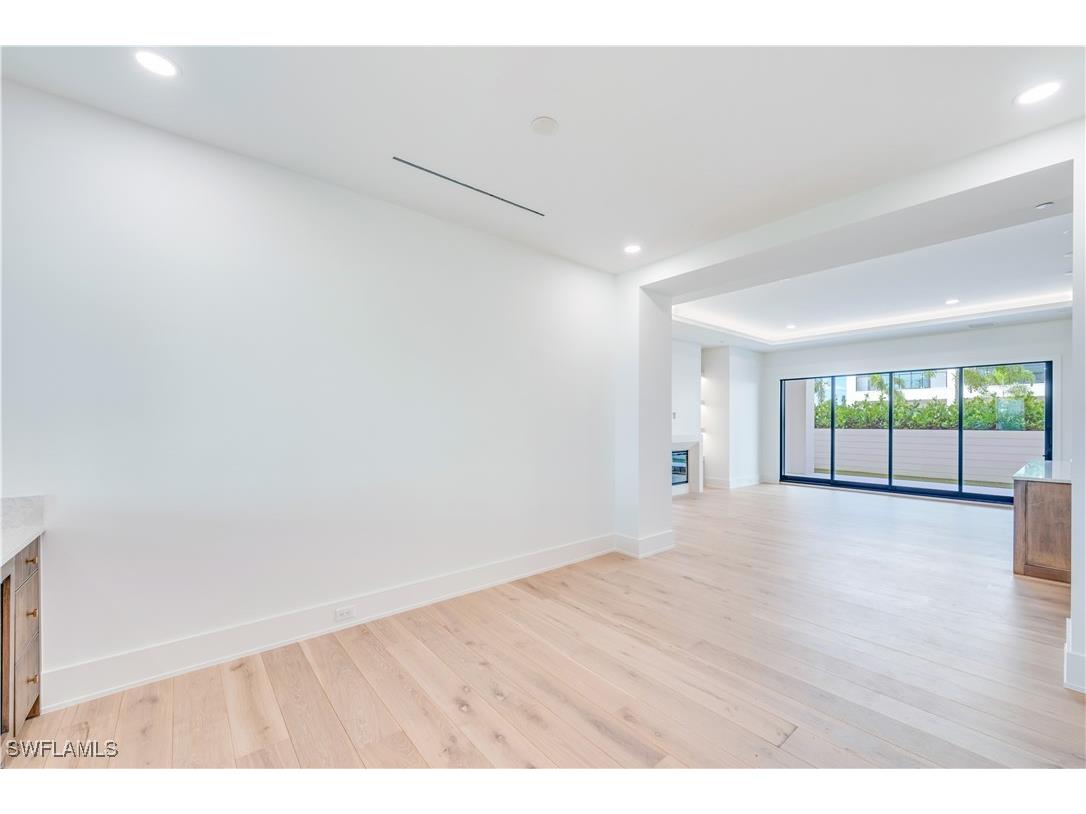 82 9th Street S #205 Naples FL 34102 224082223 image6