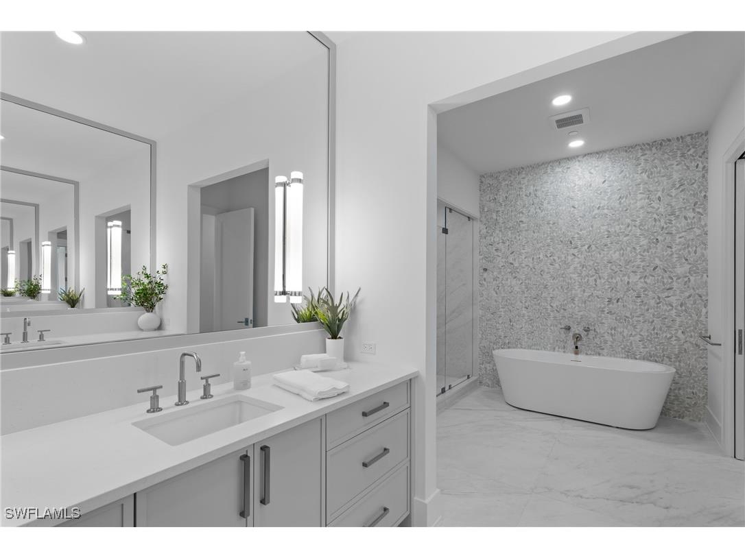 82 9th Street S #301 Naples FL 34102 225081004 image19