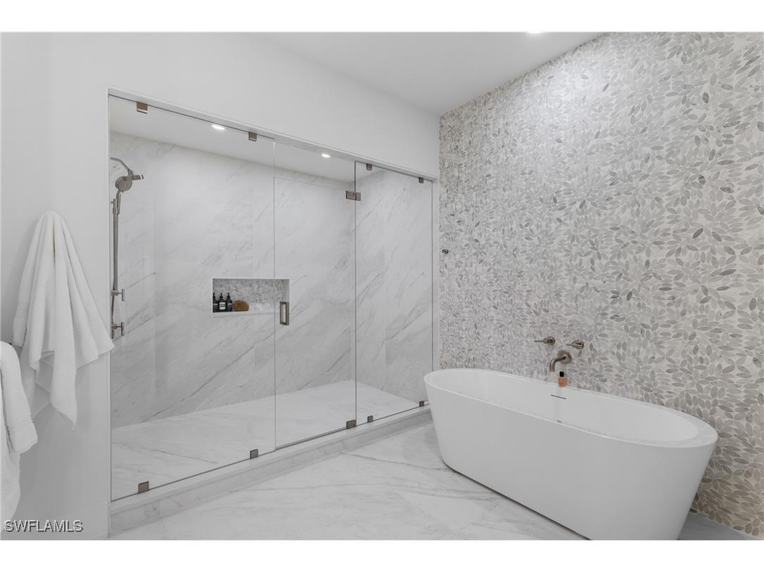 82 9th Street S #301 Naples FL 34102 225081004 image20