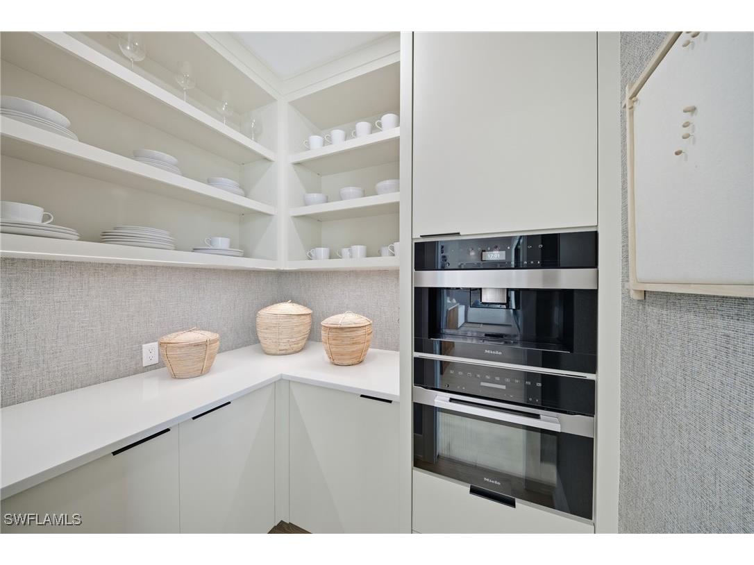 82 9th Street S #303 Naples FL 34102 225014876 image5