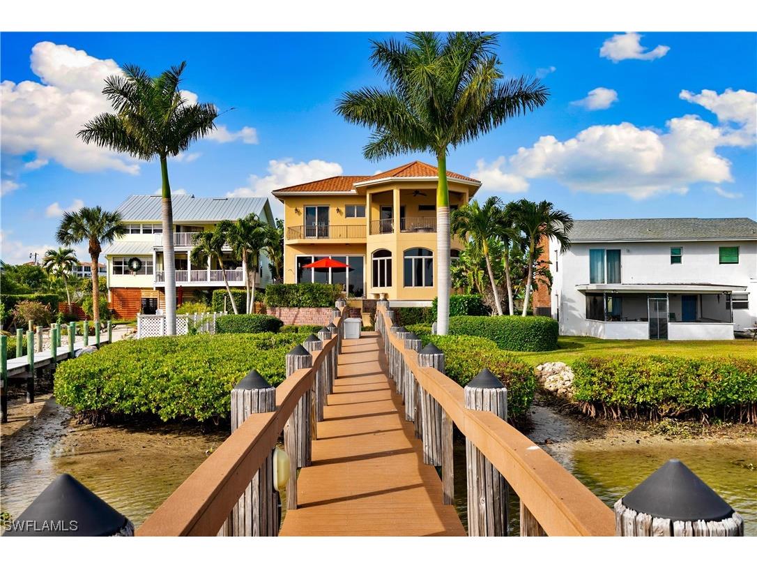 82 Dolphin Circle Naples FL 34113 223093439 image1
