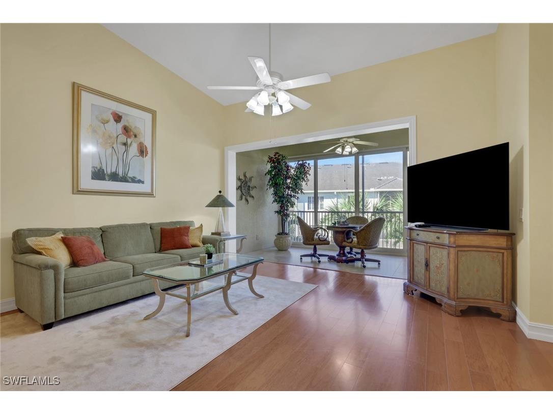 820 Bentwater Circle #202 Naples FL 34108 225079879 image16