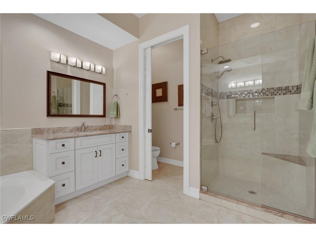 820 Bentwater Circle #202 Naples FL 34108 225079879 image23