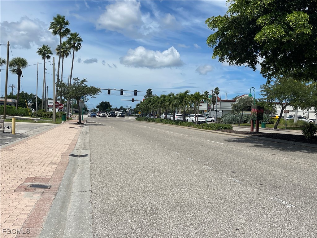 820 Cape Coral Parkway E Cape Coral FL 33904 2025021113 image12