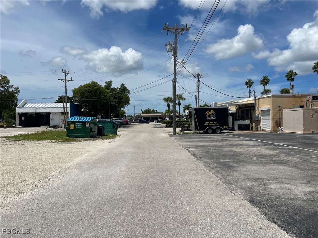 820 Cape Coral Parkway E Cape Coral FL 33904 2025021113 image13