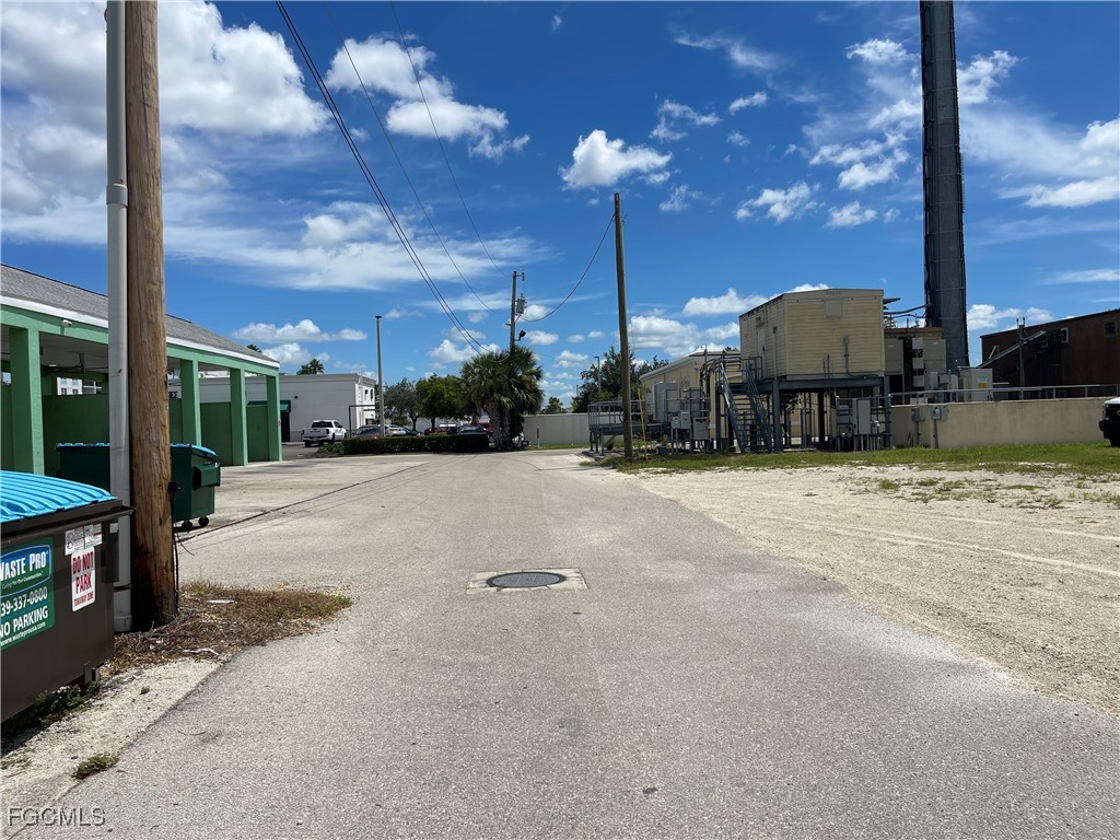 820 Cape Coral Parkway E Cape Coral FL 33904 2025021113 image14