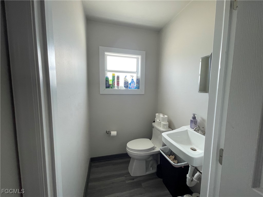 820 Cape Coral Parkway E Cape Coral FL 33904 2025021113 image6