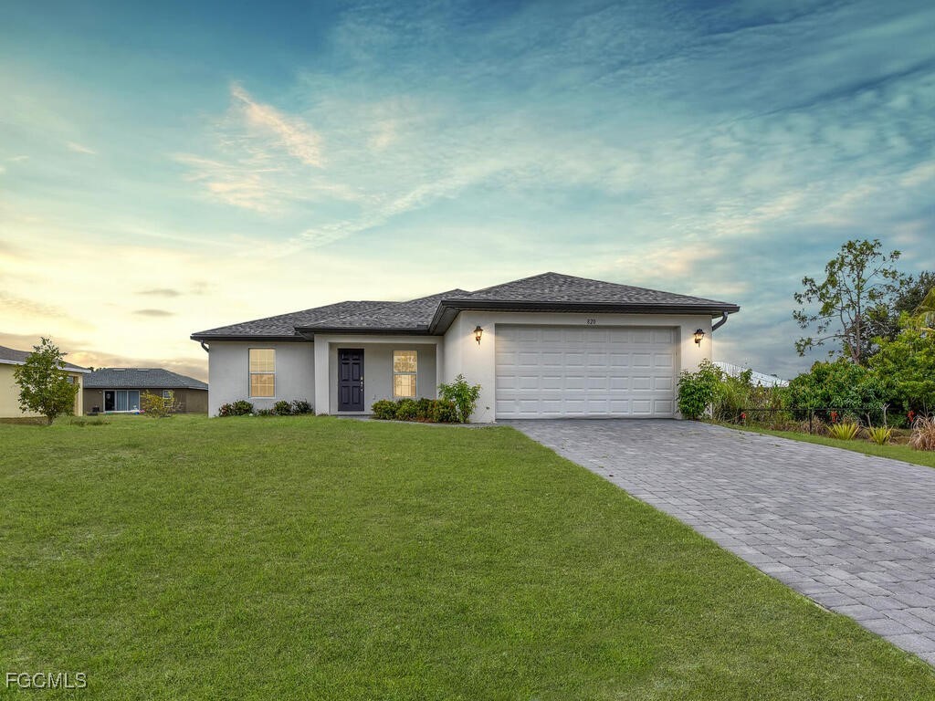 820 NE 44th Lane Cape Coral FL 33909 2025025498 image1