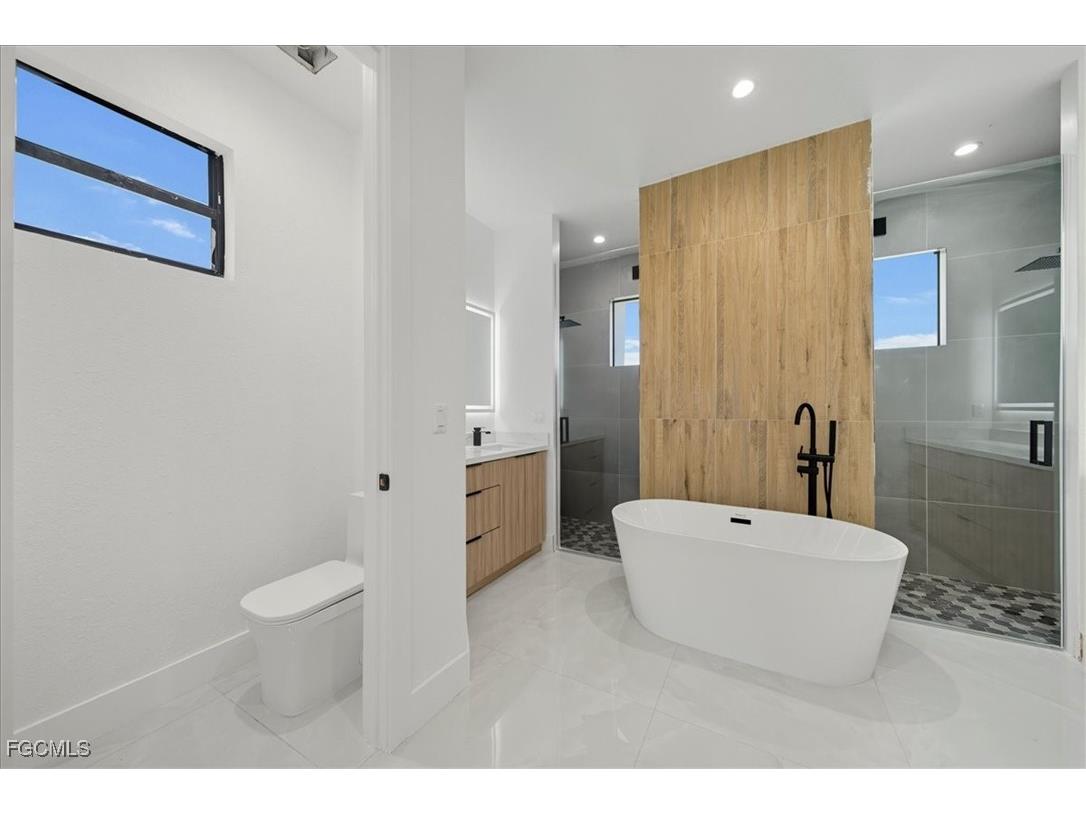 820 NW 9th Street Cape Coral FL 33993 2025014106 image14