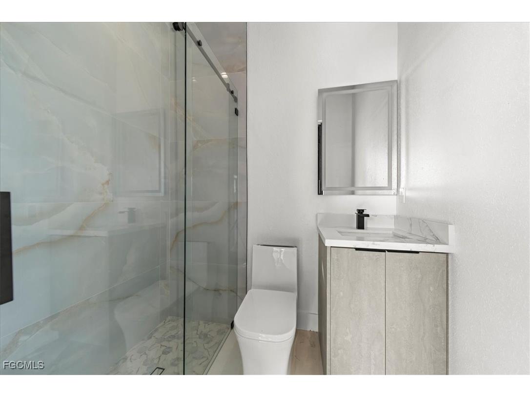 820 NW 9th Street Cape Coral FL 33993 2025014106 image23