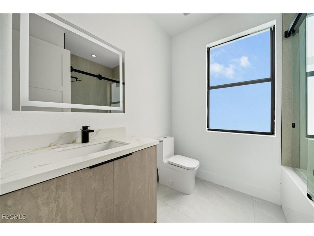 820 NW 9th Street Cape Coral FL 33993 2025014106 image26