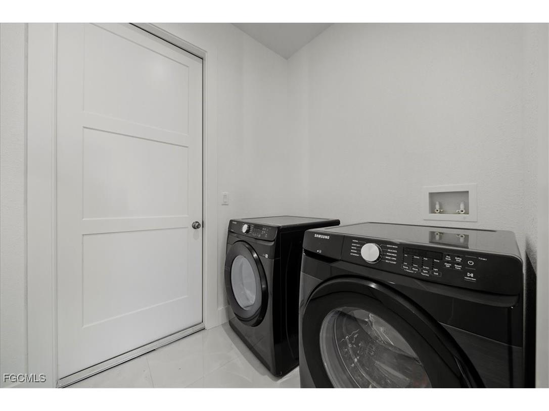 820 NW 9th Street Cape Coral FL 33993 2025014106 image29