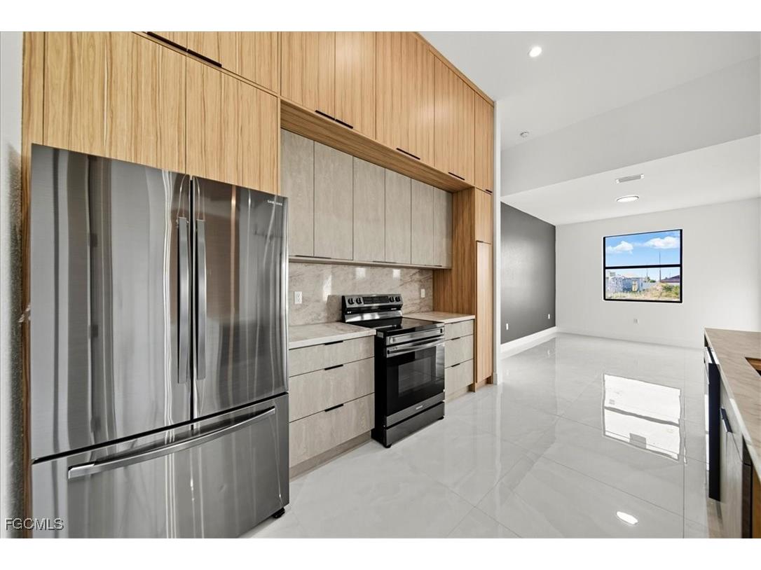 820 NW 9th Street Cape Coral FL 33993 2025014106 image4