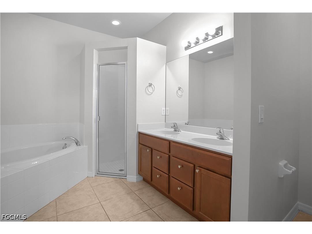 820 SW 9th Avenue Cape Coral FL 33991 2026028607 image12