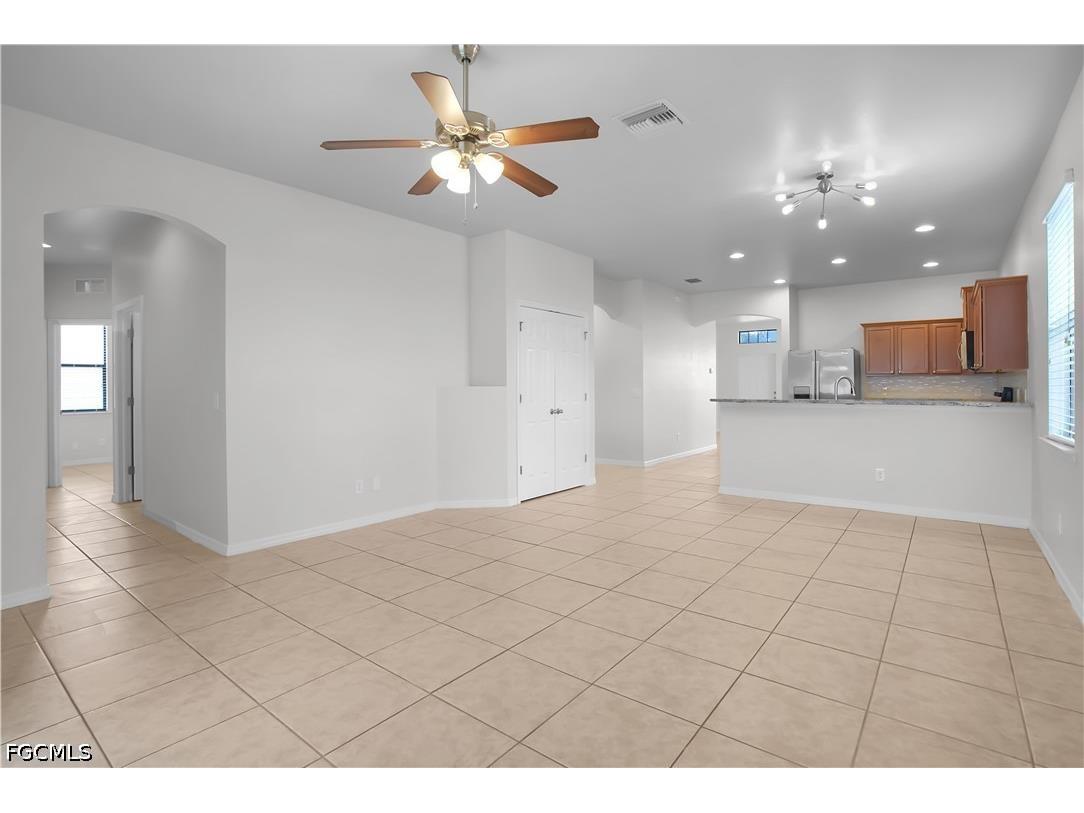 820 SW 9th Avenue Cape Coral FL 33991 2026028607 image5