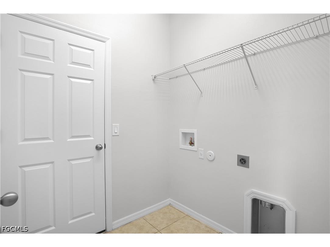 820 SW 9th Avenue Cape Coral FL 33991 2026028607 image9