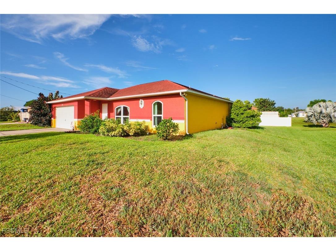 820 Unger Avenue Fort Myers FL 33913 2025007427 image3