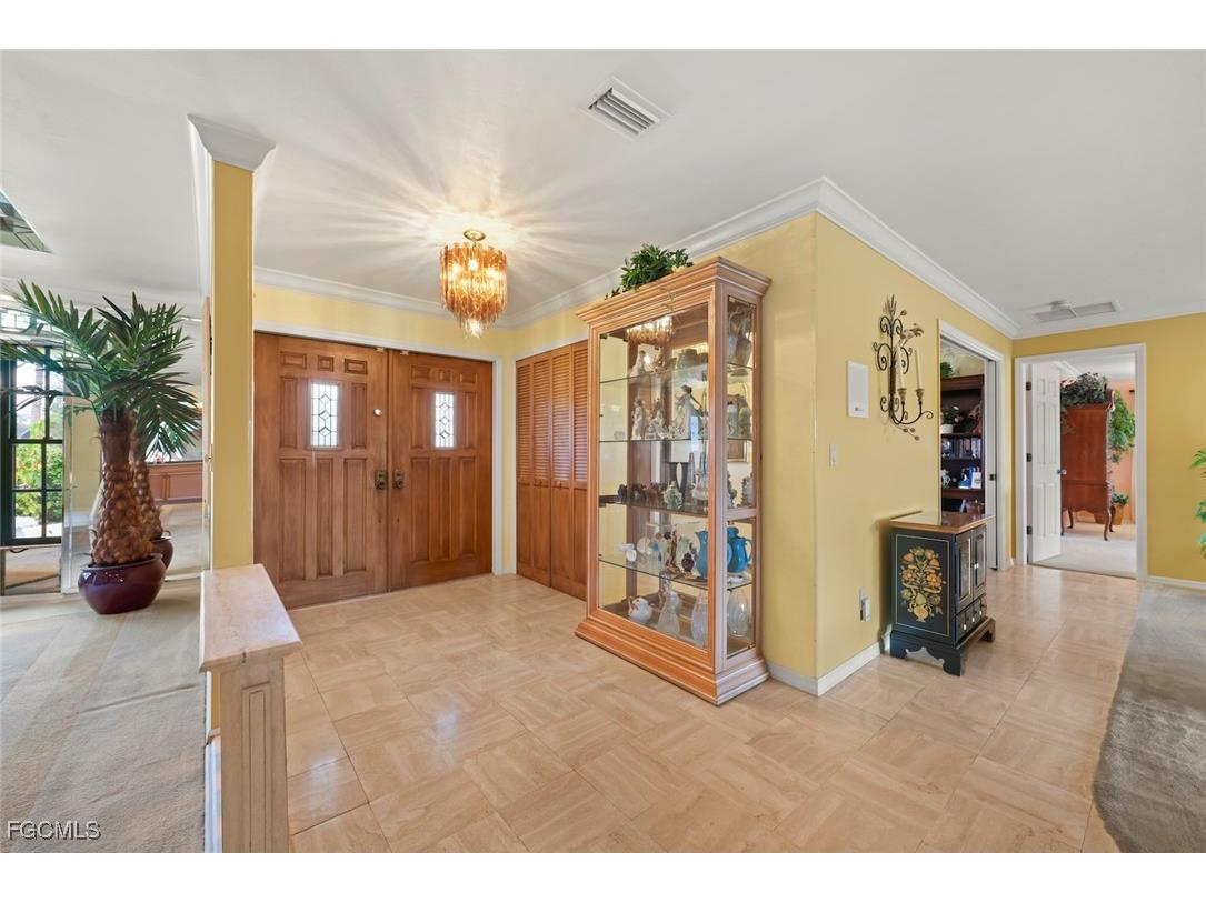 8200 Glenfinnan Circle Fort Myers FL 33912 2025024708 image3