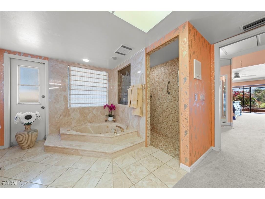 8200 Glenfinnan Circle Fort Myers FL 33912 2025024708 image9