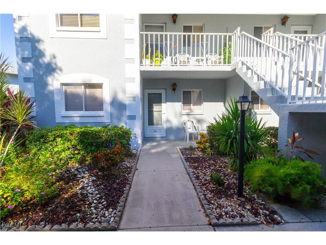 8200 Summerlin Village Circle #101 Fort Myers FL 33919 2025022607 image1