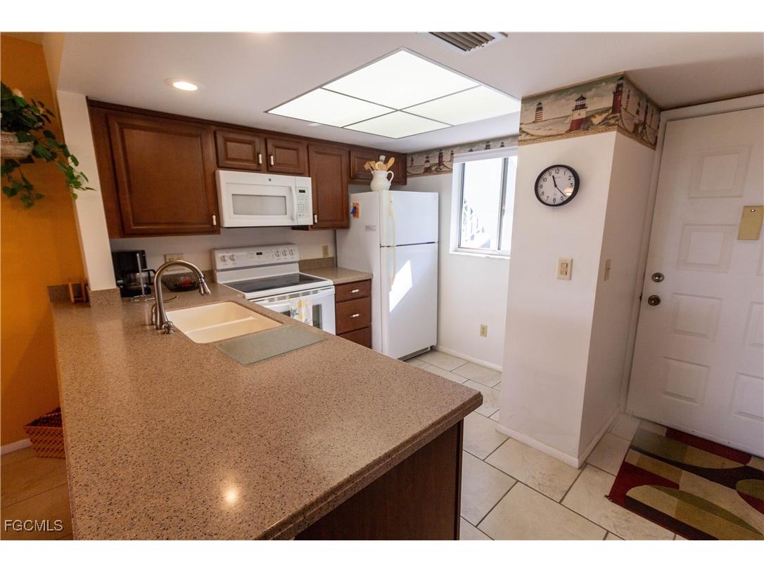 8200 Summerlin Village Circle #101 Fort Myers FL 33919 2025022607 image4