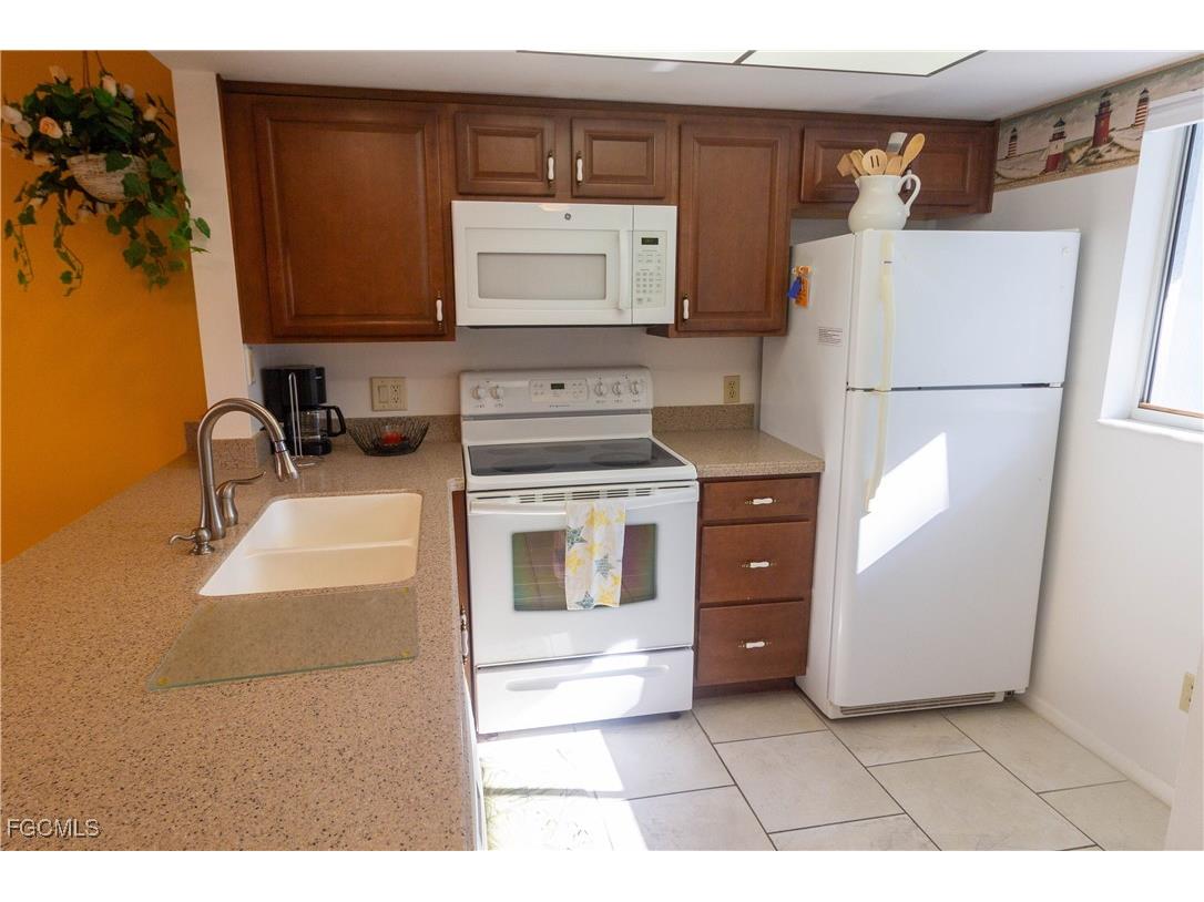 8200 Summerlin Village Circle #101 Fort Myers FL 33919 2025022607 image5