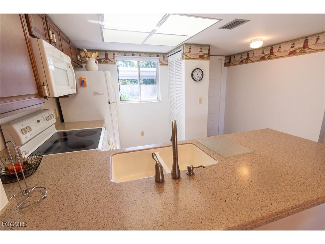 8200 Summerlin Village Circle #101 Fort Myers FL 33919 2025022607 image6