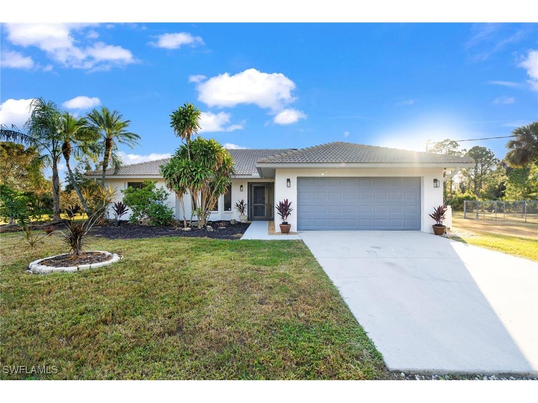 821 15th Street SW Naples FL 34117 225079153 image1