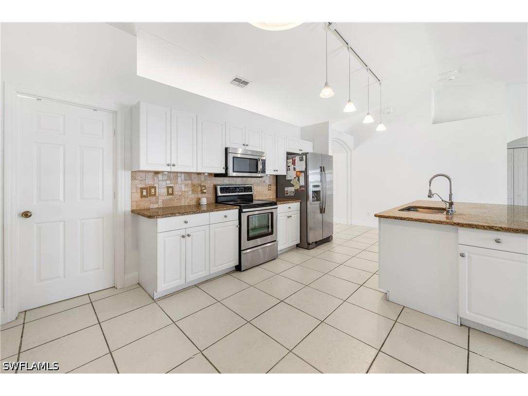 821 22nd Street SE Naples FL 34117 226015033 image16
