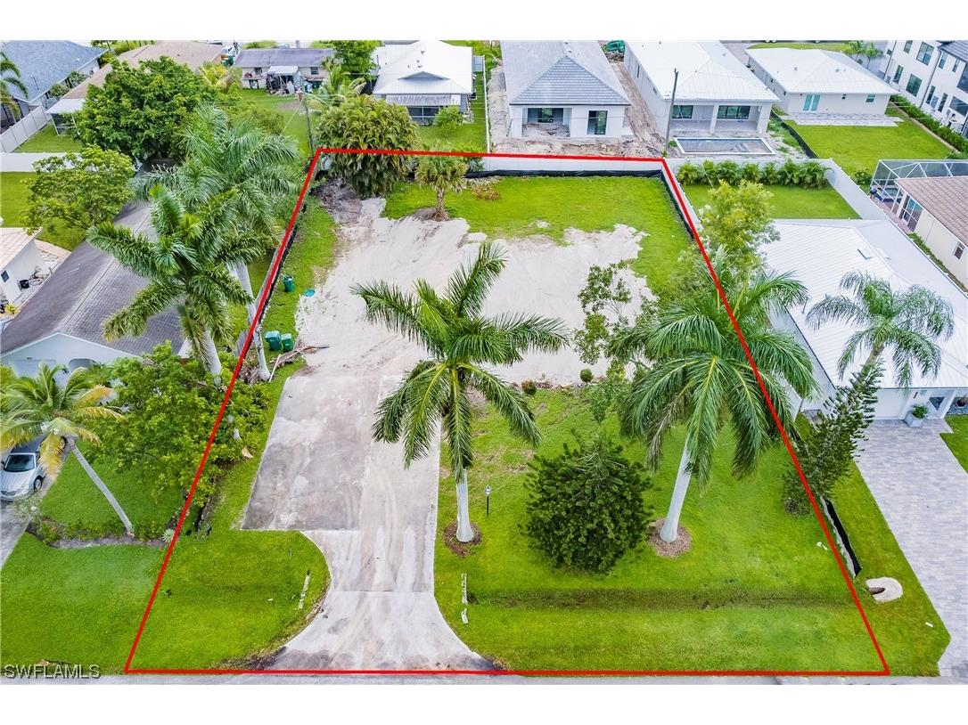 821 99th Avenue N Naples FL 34108 223016237 image1