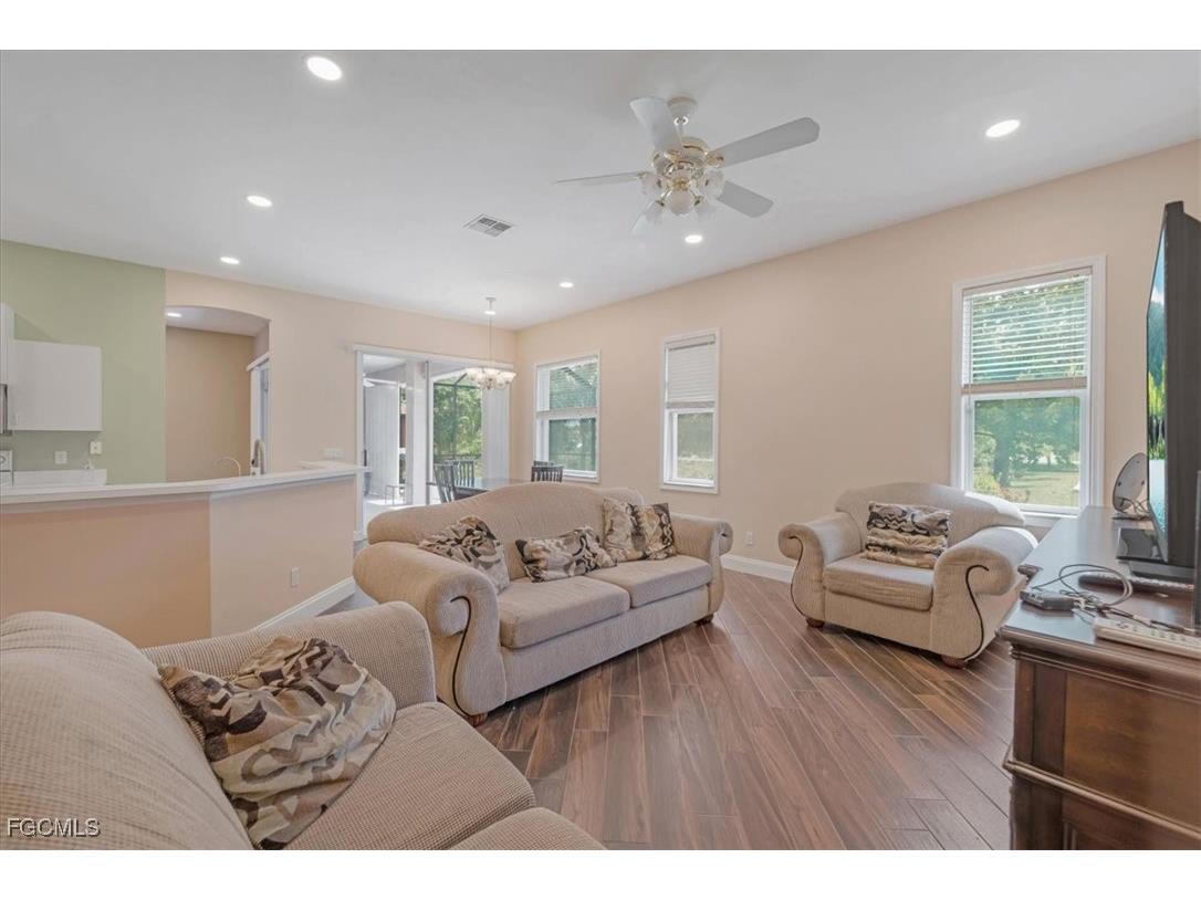 821 Carlfield Avenue Lehigh Acres FL 33971 2025025519 image4