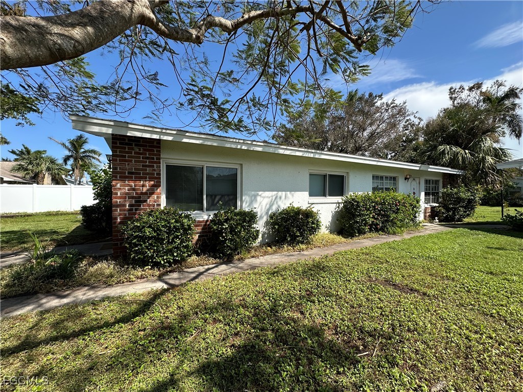 821 Courtington Lane #1 Fort Myers FL 33919 2025003433 image2