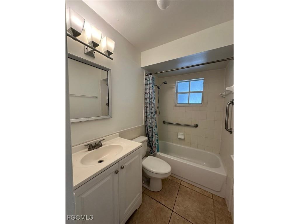 821 Courtington Lane #1 Fort Myers FL 33919 2025003433 image7