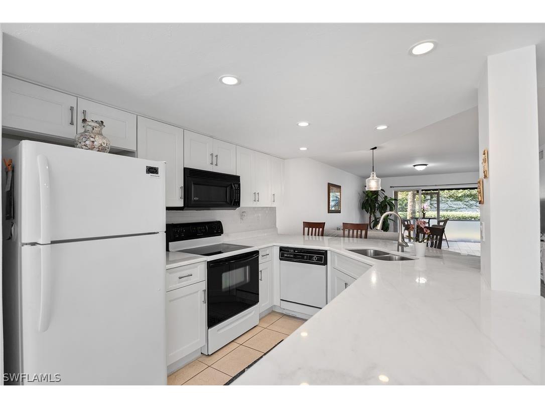 821 Gulf Pavilion Drive #106 Naples FL 34108 226007475 image10