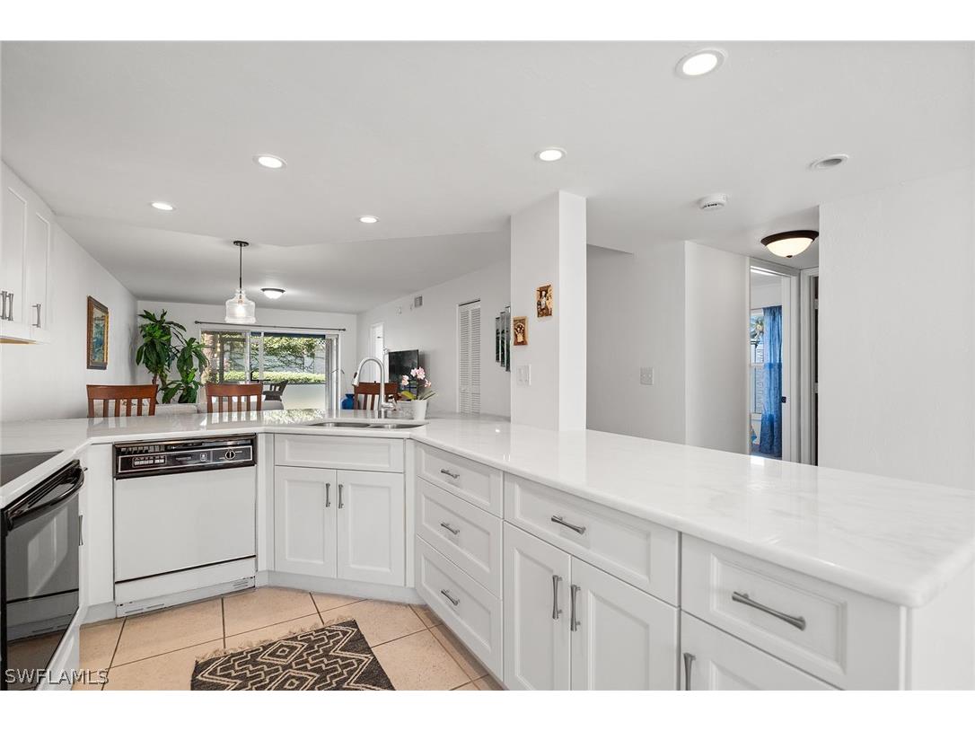 821 Gulf Pavilion Drive #106 Naples FL 34108 226007475 image8