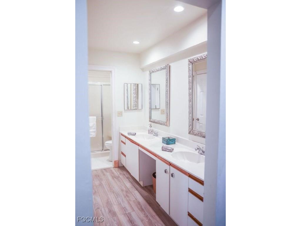 821 Gulf Pavilion Drive #204 Naples FL 34108 2025011649 image10