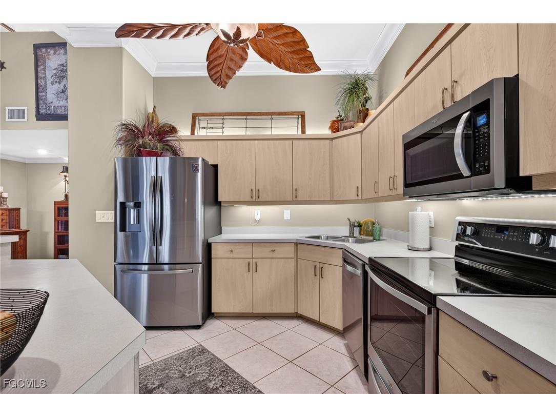 821 James Street Fort Myers FL 33916 2025019480 image11