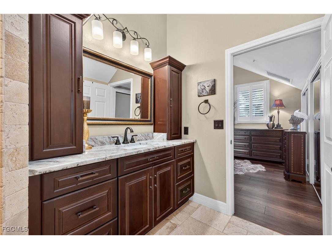 821 James Street Fort Myers FL 33916 2025019480 image23